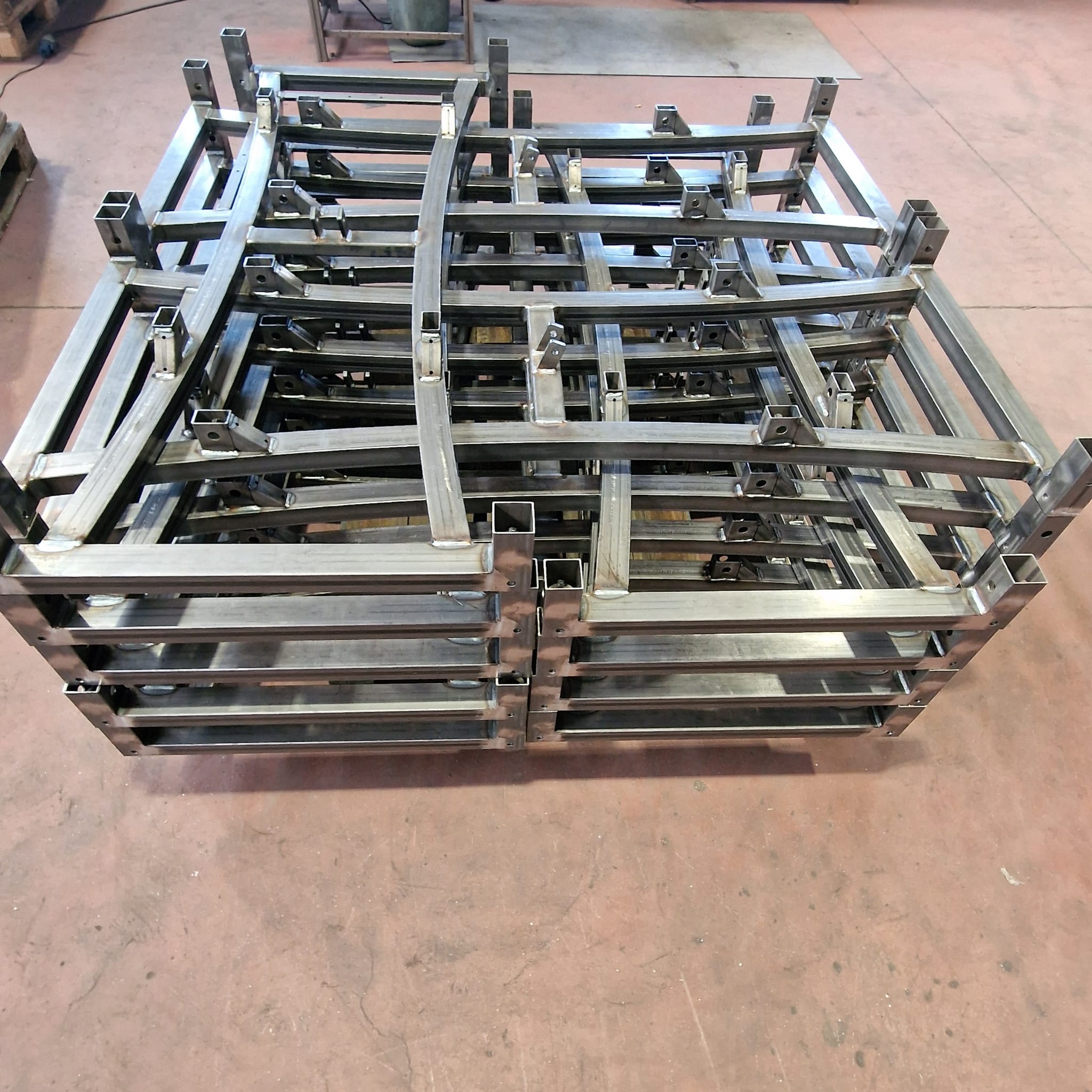 Strutture metalliche per allestimento punto vendita